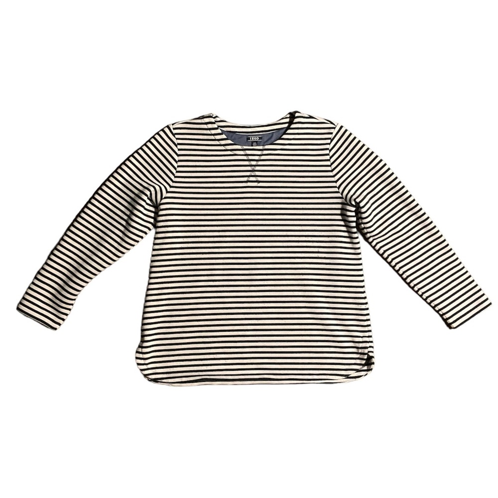 X-Large Sweater by IZOD! 💟